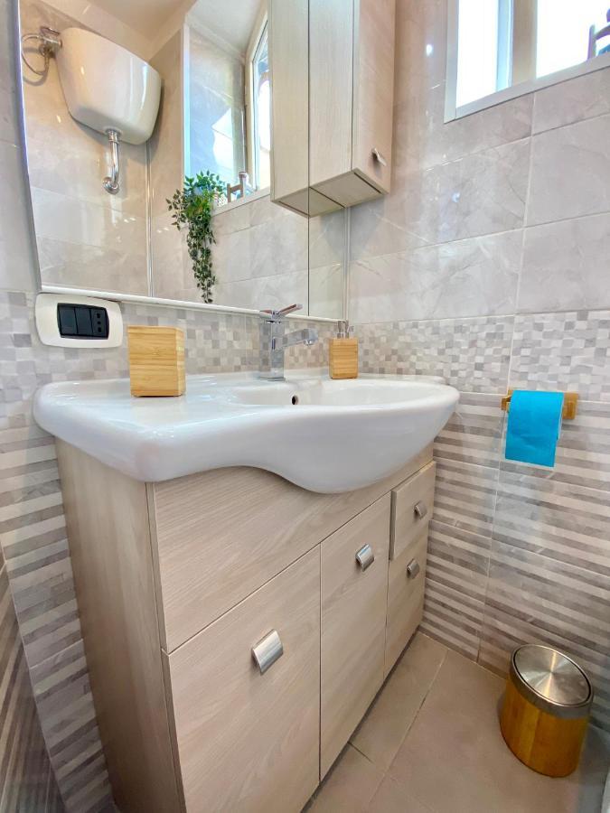 Апартаменты Casa Con Terrazzo In Centro Неаполь Экстерьер фото