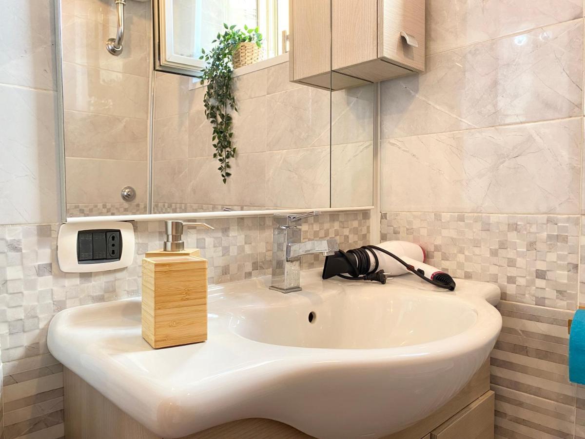 Апартаменты Casa Con Terrazzo In Centro Неаполь Экстерьер фото